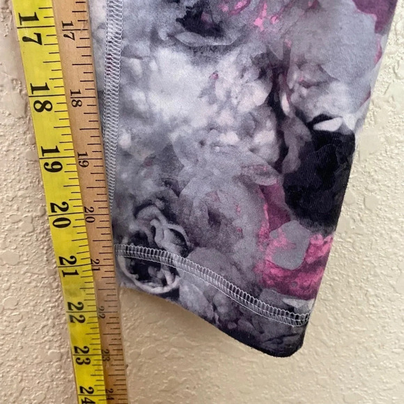 Lululemon Wunder Under Crop II Floral - size 6‎ high rise - Picture 10 of 11